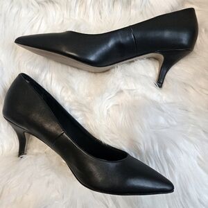 NWOT stiletto Black Heels‎